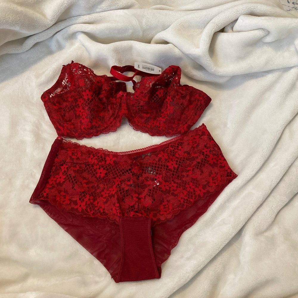 Adore Me - Underwire Bra and Hipster Pantie Set (NEW)
